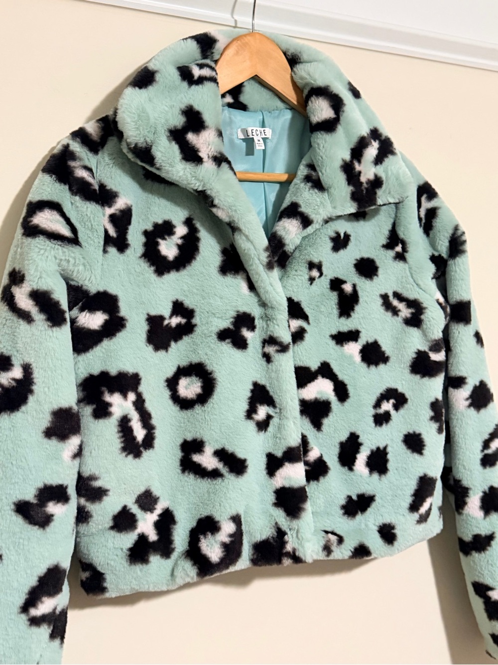 Leche Mint Leopard Faux-Fur Puffer Jacket - Picture 4 of 8